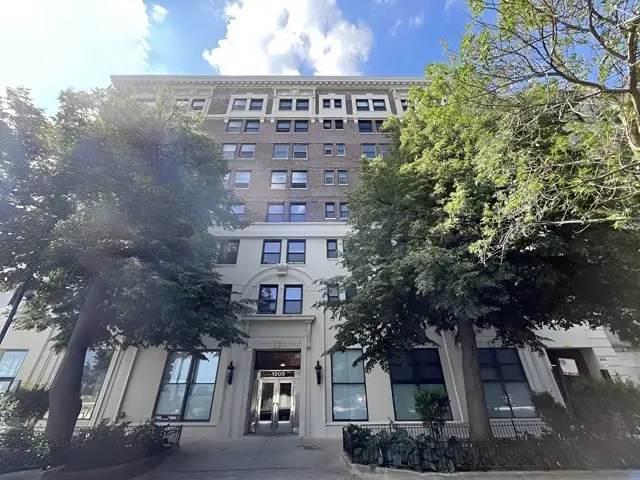 1205 W Sherwin Avenue #301, Chicago, IL 60626 - #2