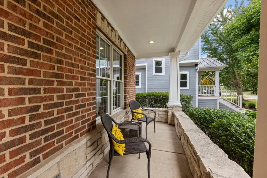 133 N Clinton Avenue, Elmhurst, IL 60126 - #3