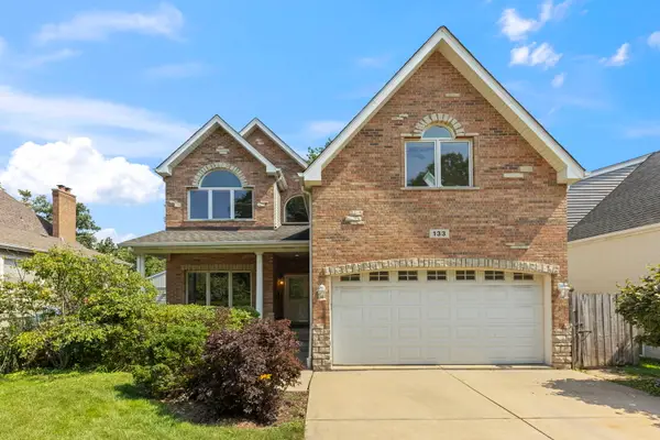 133 N Geneva Avenue, Elmhurst, IL 60126