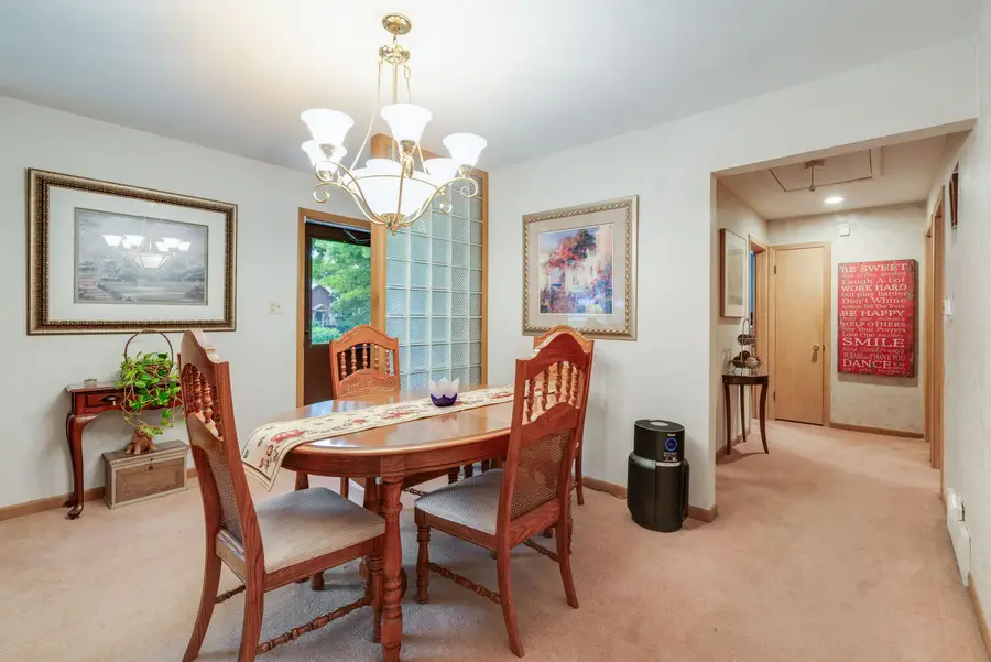 209 N Richmond Avenue, Clarendon Hills, IL 60514 - #3