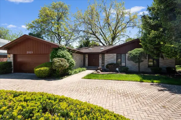 2821 Covert Road, Glenview, IL 60025