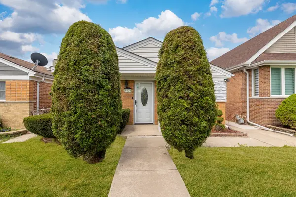 7828 Lotus Avenue, Burbank, IL 60459