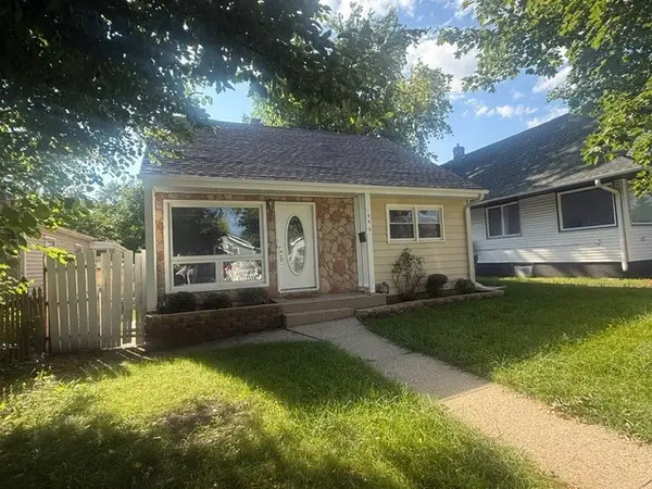 446 Washington Park, Waukegan, IL 60085