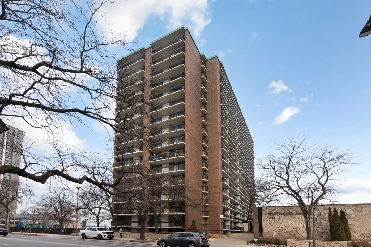 5901 N Sheridan Road #2J, Chicago, IL 60660 - #1