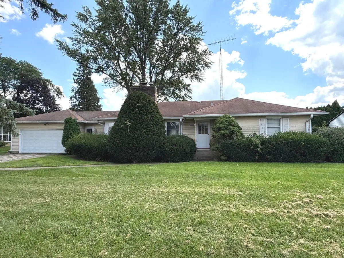 634 Barrington Avenue, East Dundee, IL 60118 - #1