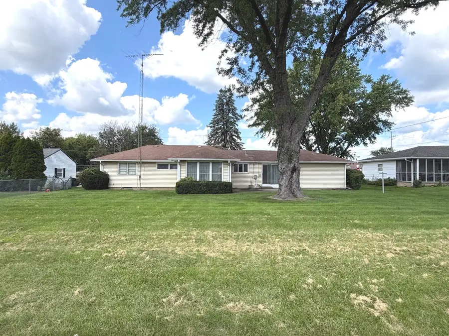 634 Barrington Avenue, East Dundee, IL 60118 - #3