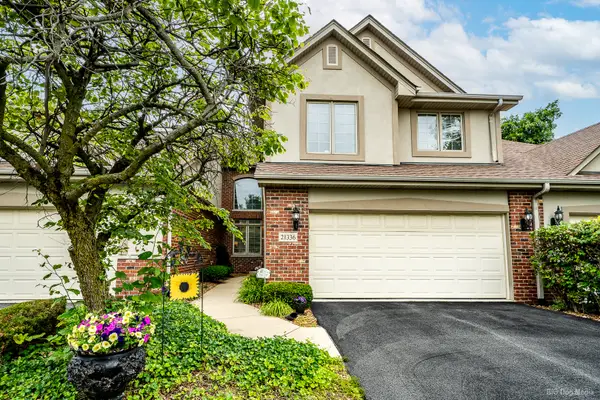 21336 Settlers Pond Drive, Frankfort, IL 60423