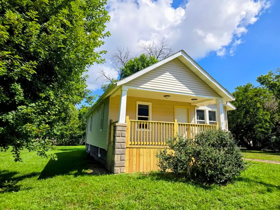406 Cass Street, East Peoria, IL 61611 - #2