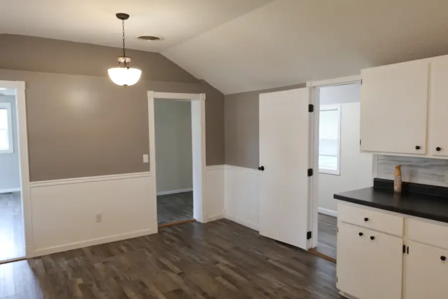145 E Spaulding Avenue, Clifton, IL 60927 - #3