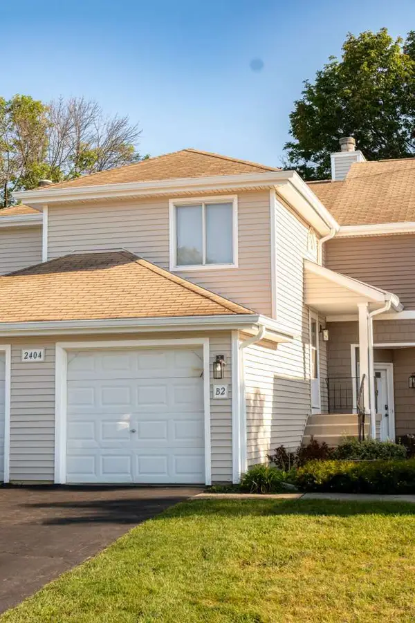 2404 Danbury Drive #B2, Woodridge, IL 60517