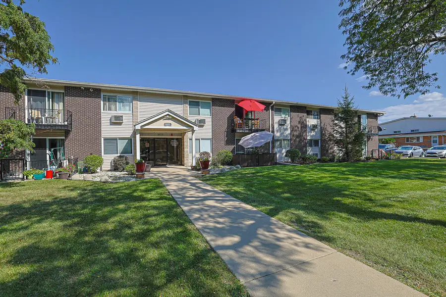 9575 Terrace Place #1F, Des Plaines, IL 60016 - #2