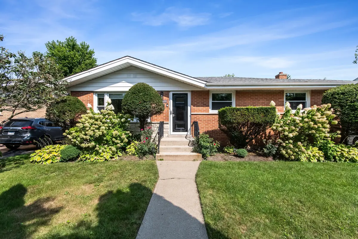 8315 Parkside Avenue, Morton Grove, IL 60053 - #1