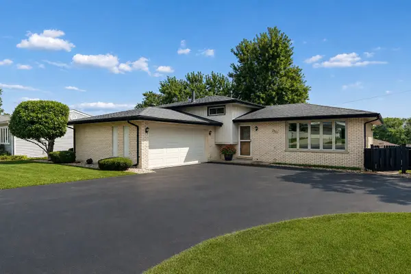 9801 S 88th Avenue, Palos Hills, IL 60465