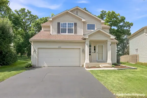 352 N Cornerstone Drive, Volo, IL 60020