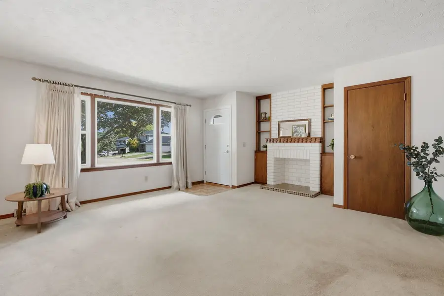 4702 Sheridan Street, Davenport, IA 52806 - #2