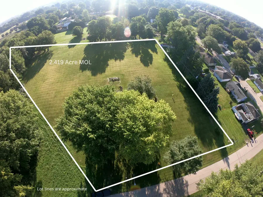 000 Shinkle Avenue, Sterling, IL 61081 - #2