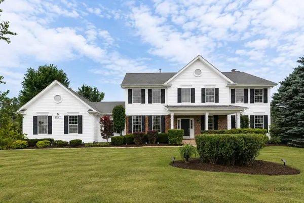 27517 E Savannah Trail, Lake Barrington, IL 60010