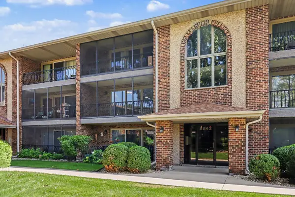 8842 W 140th Street #2B, Orland Park, IL 60462