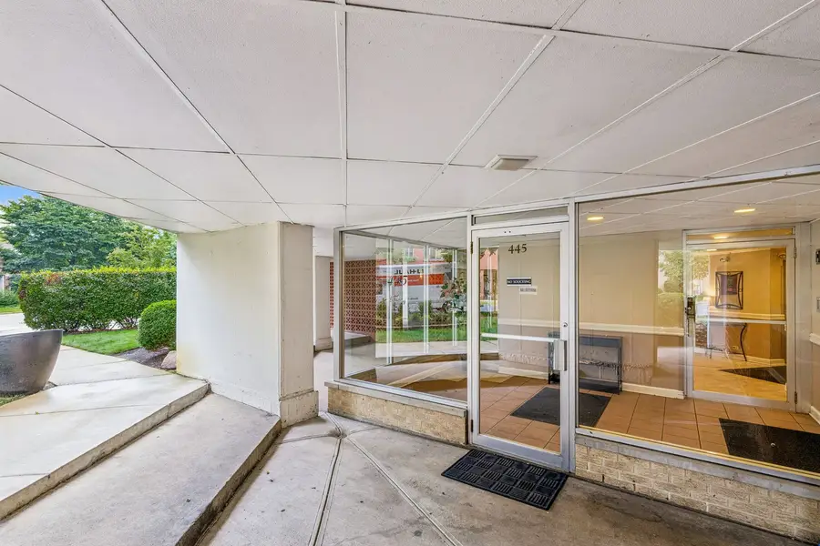 445 Sherman Avenue #302, Evanston, IL 60202 - #2
