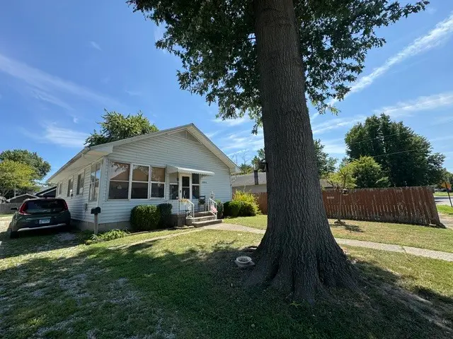 1004 N 14th Street, Herrin, IL 62848 - #3