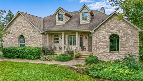 2820 N Bayview Lane, McHenry, IL 60051