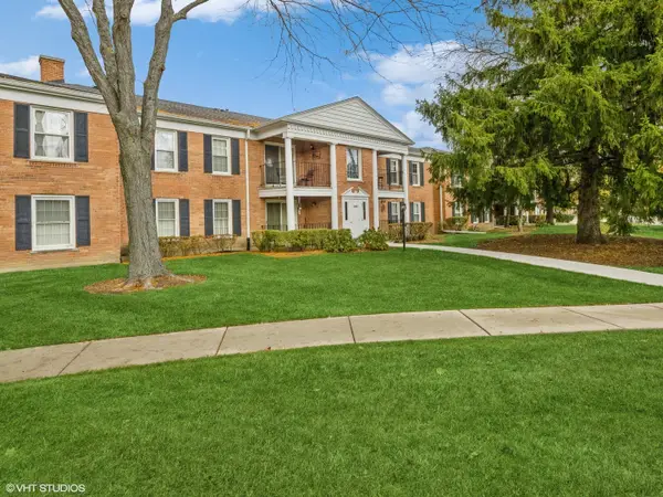 550 Shorely Drive #104, Barrington, IL 60010