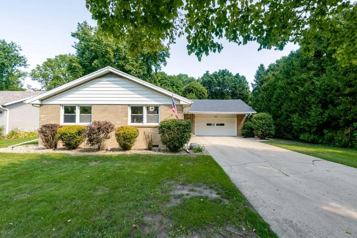 104 E Washington Drive, Leroy, IL 61752 - #1
