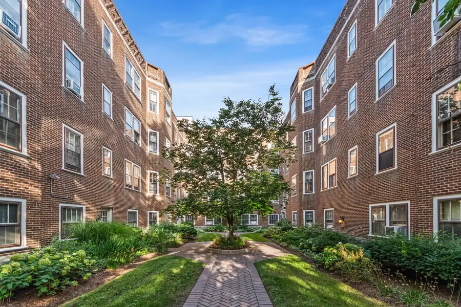 220 S Maple Avenue #42, Oak Park, IL 60302 - #3