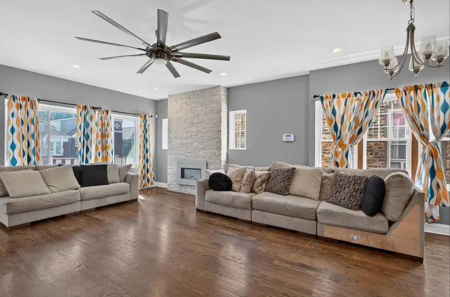 7820 S Rhodes Avenue, Chicago, IL 60619 - #3