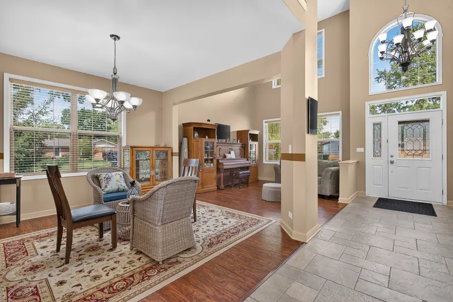 401 Lilac Lane, Elk Grove Village, IL 60007 - #3