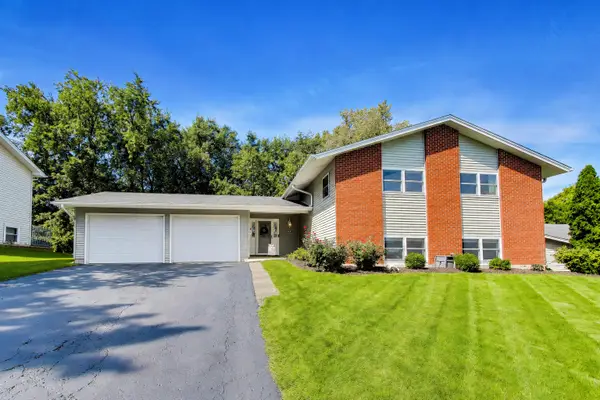6402 Bradley Drive, Woodridge, IL 60517