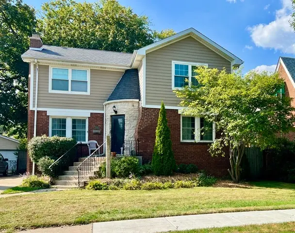9210 S Trumbull Avenue, Evergreen Park, IL 60805 - #1
