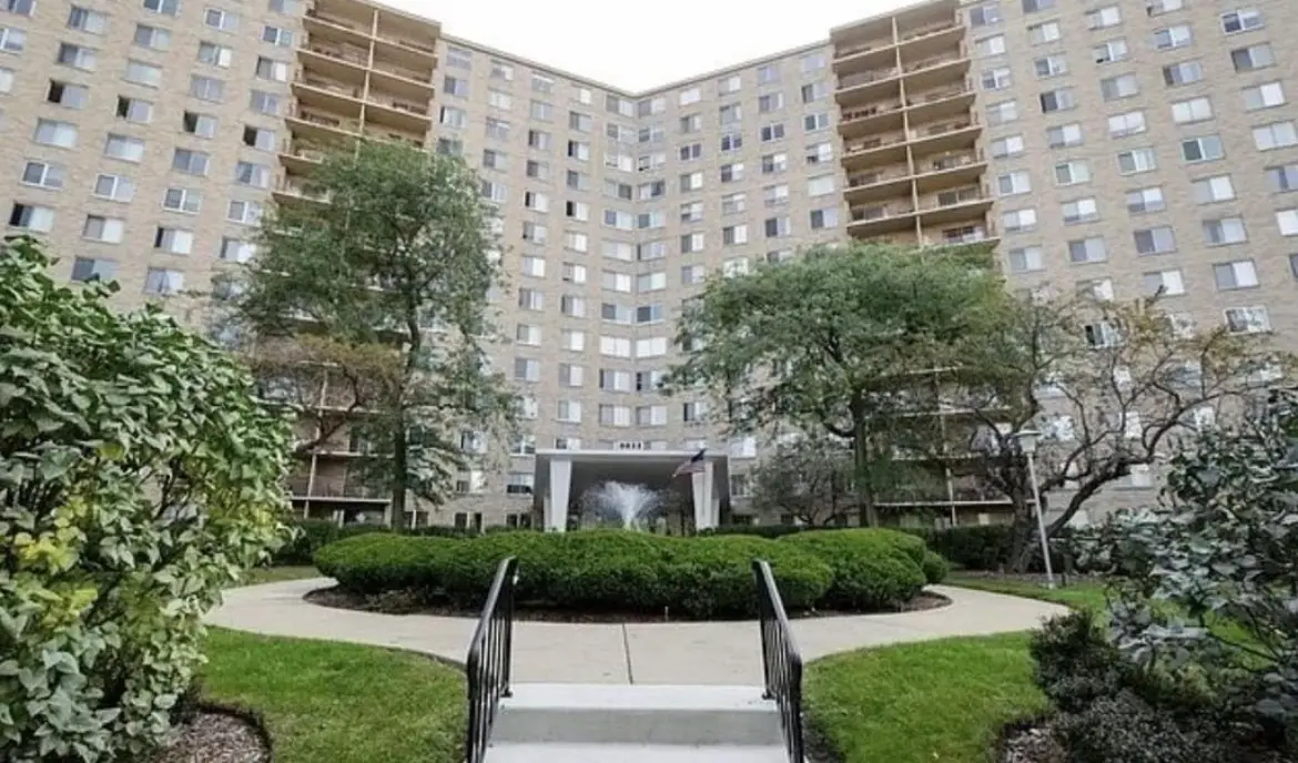 6833 N Kedzie Avenue #1009, Chicago, IL 60645 - #1