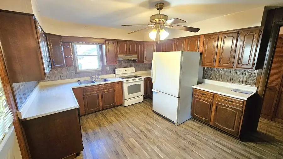616 Julien Street, Belvidere, IL 61008 - #2