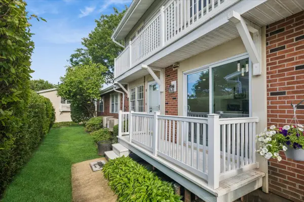 185 College Drive #B, Bloomingdale, IL 60108