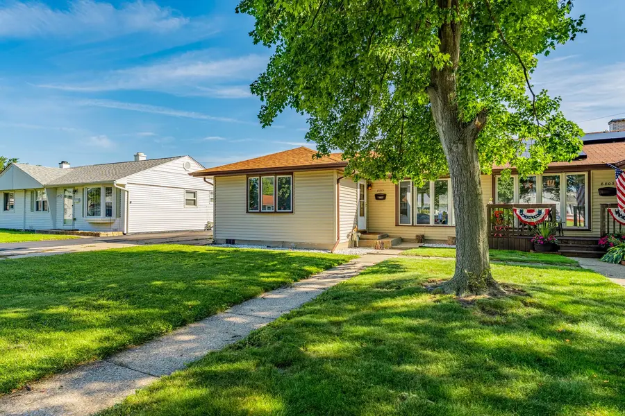 8801 Kilbourn Avenue, Hometown, IL 60456 - #3