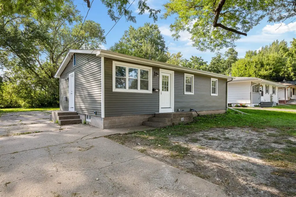 3210 N Marquette Street, Davenport, IA 52806 - #1