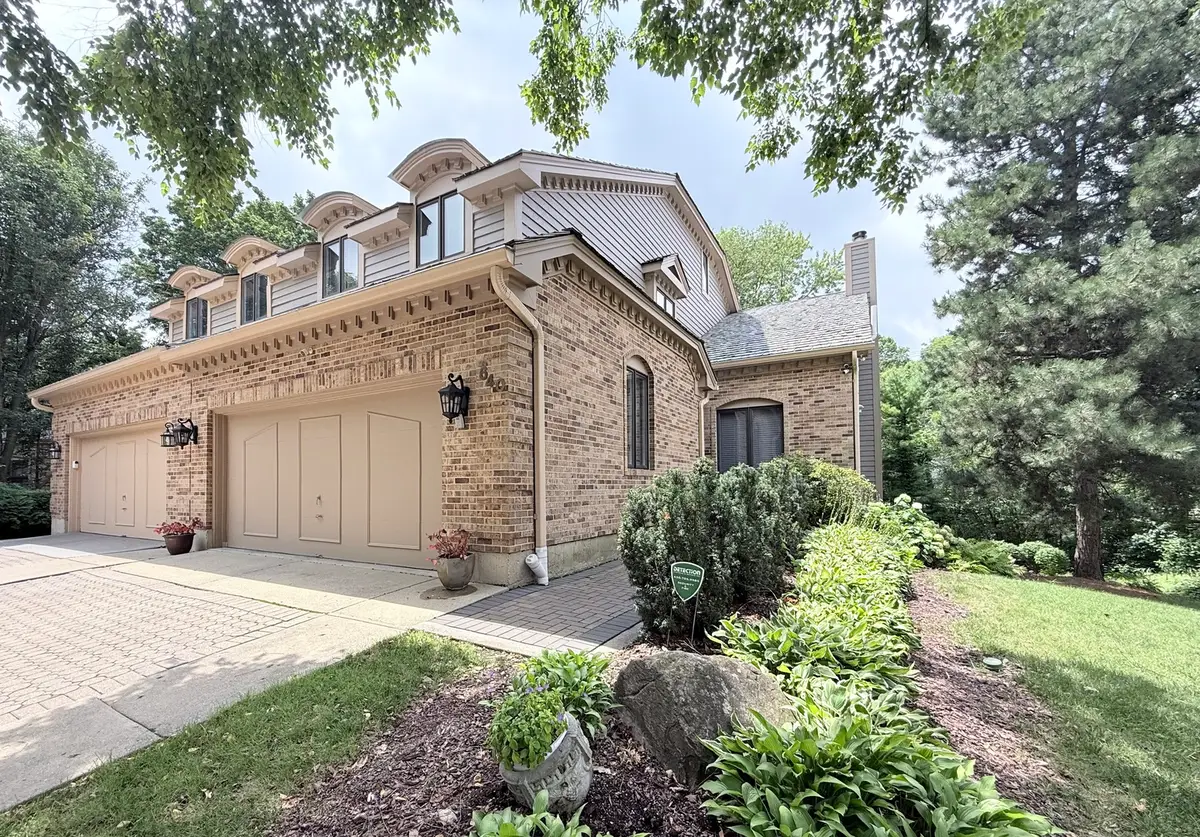 640 Walnut Oaks Drive, Roselle, IL 60172 - #1