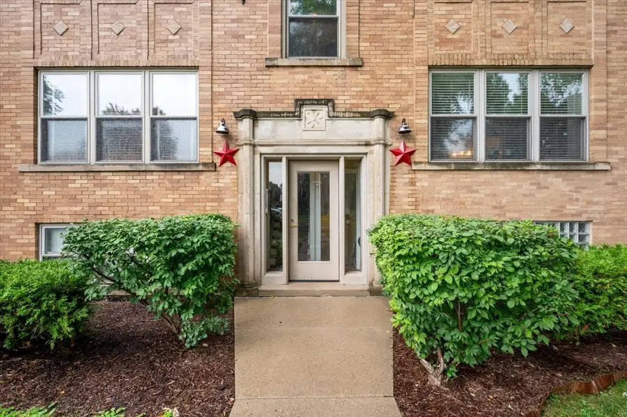 2458 W Grace Street #2, Chicago, IL 60618 - #2