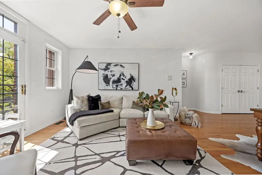 1916 W Belmont Avenue #2E, Chicago, IL 60657 - #3