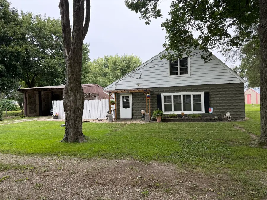 1713 E Rock Falls Road, Rock Falls, IL 61071 - #2