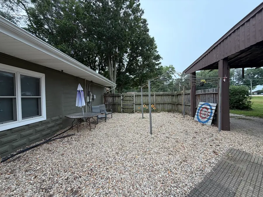 1713 E Rock Falls Road, Rock Falls, IL 61071 - #3