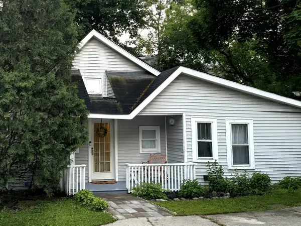 1458 Linden Avenue, Highland Park, IL 60035