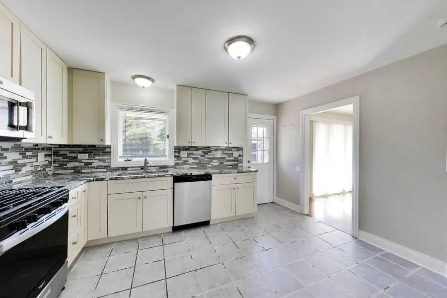 655 Thornwood Drive, Buffalo Grove, IL 60089 - #3