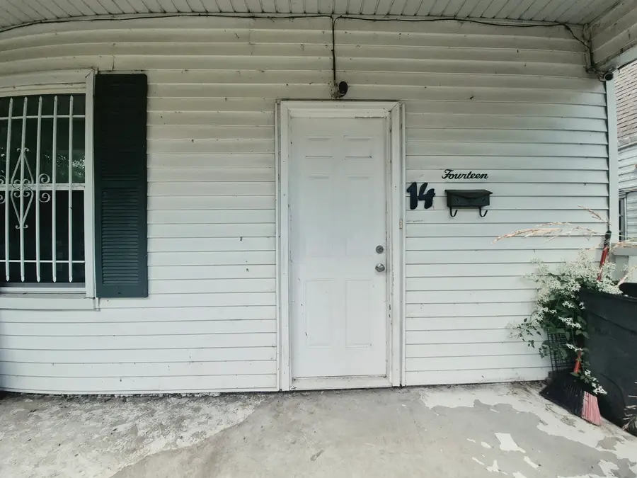 14 E Logan Street, Harrisburg, IL 62946 - #3