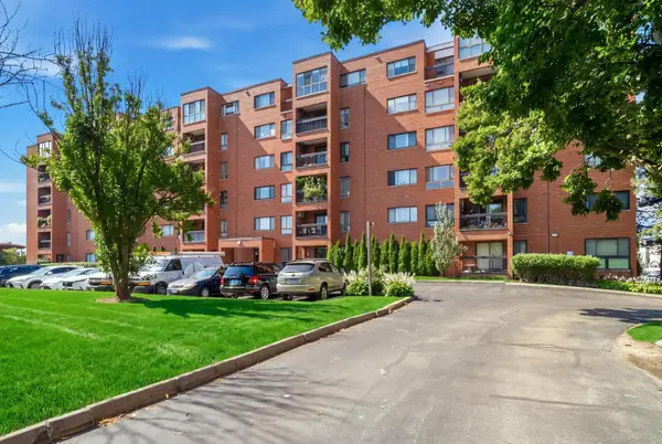 Address Withheld By Seller, Glenview, IL 60025