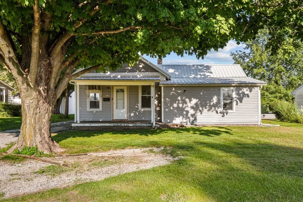 1304 SE 2nd Avenue, Aledo, IL 61231 - #1