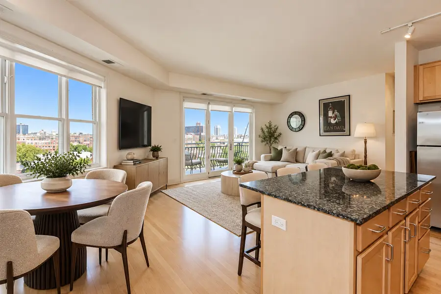 544 N Milwaukee Avenue #402, Chicago, IL 60642 - #2