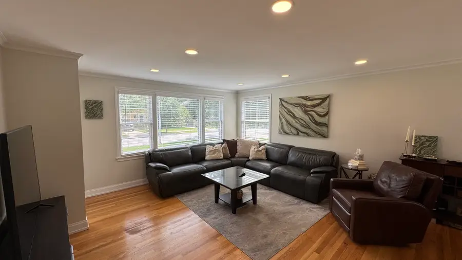 1816 Hull Avenue, Westchester, IL 60154 - #3
