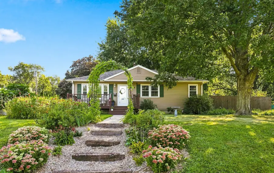 3326 10th Street, East Moline, IL 61244 - #3